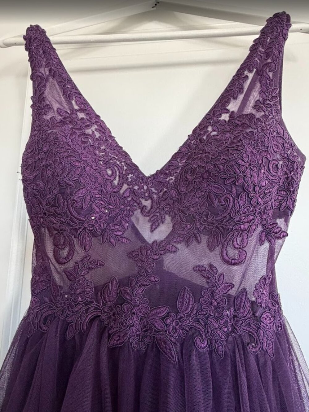 Women's Plum Lace V-Neck Tulle Cocktail Dress (Junior Size 7)